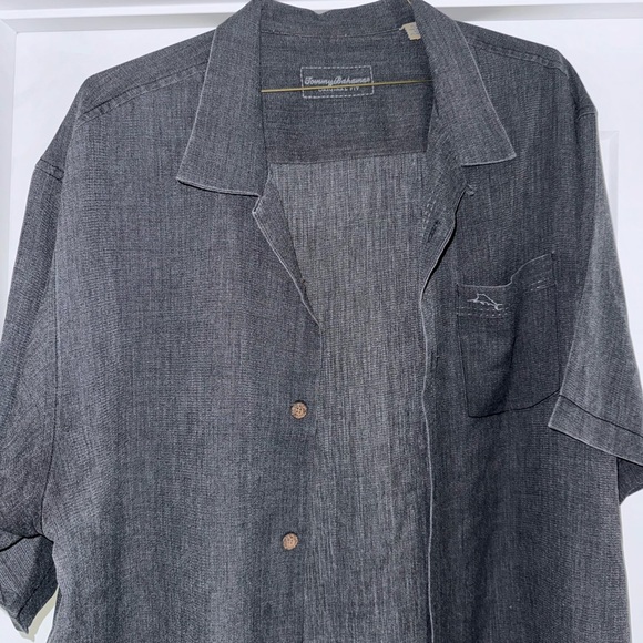 Tommy Bahama 🌴 - Picture 3 of 4